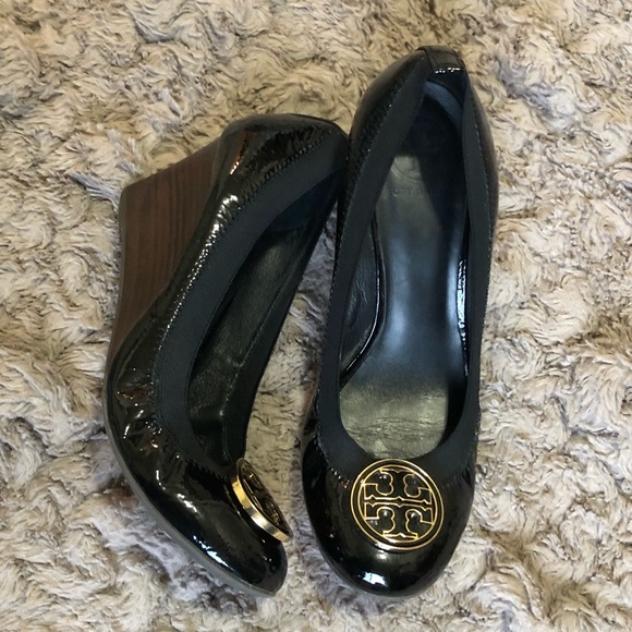 Tory Burch Shoes - TORY BURCH Black Patent “Caroline” Wedges